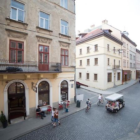 Апартаменти На Вірменській3 З 2Спальні Та Кухня Lviv Bagian luar foto