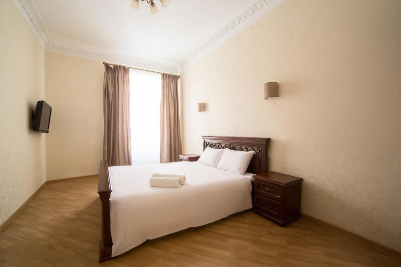 Апартаменти На Вірменській3 З 2Спальні Та Кухня Lviv Bagian luar foto
